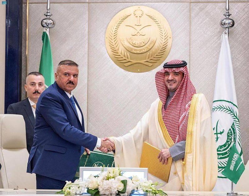 الامير عبدالعزيز بن سعود يستقبل زير الداخلية العراقي