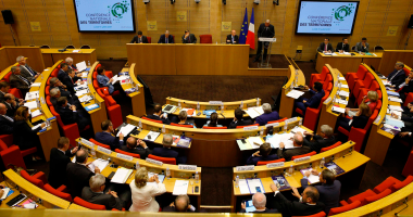 مجلس الشيوخ الفرنسي يصادق على مشروع قانون تعديل نظام التقاعد
