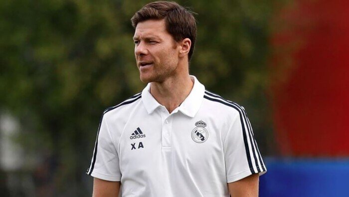 تشابي ألونسو يودع ريال مدريد برسالة مؤثرة تعكس حبه للنادي